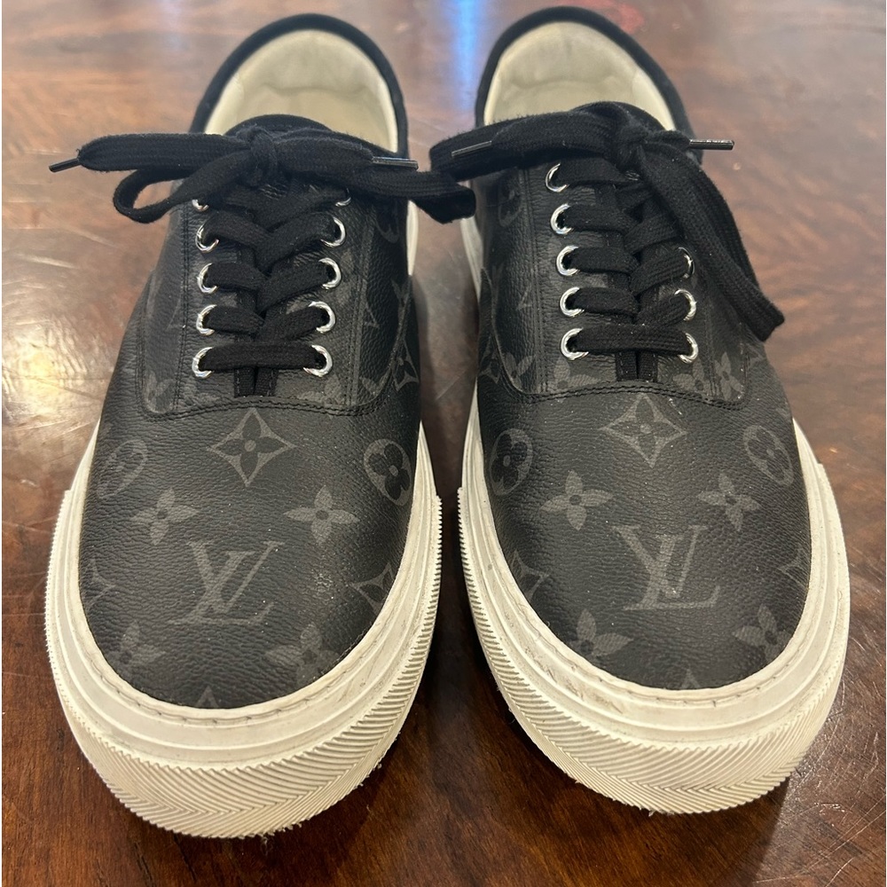 Authentic Men’s Louis Vuitton Black LV Logo Sneakers,Sz 10 - Picture 1 of 9